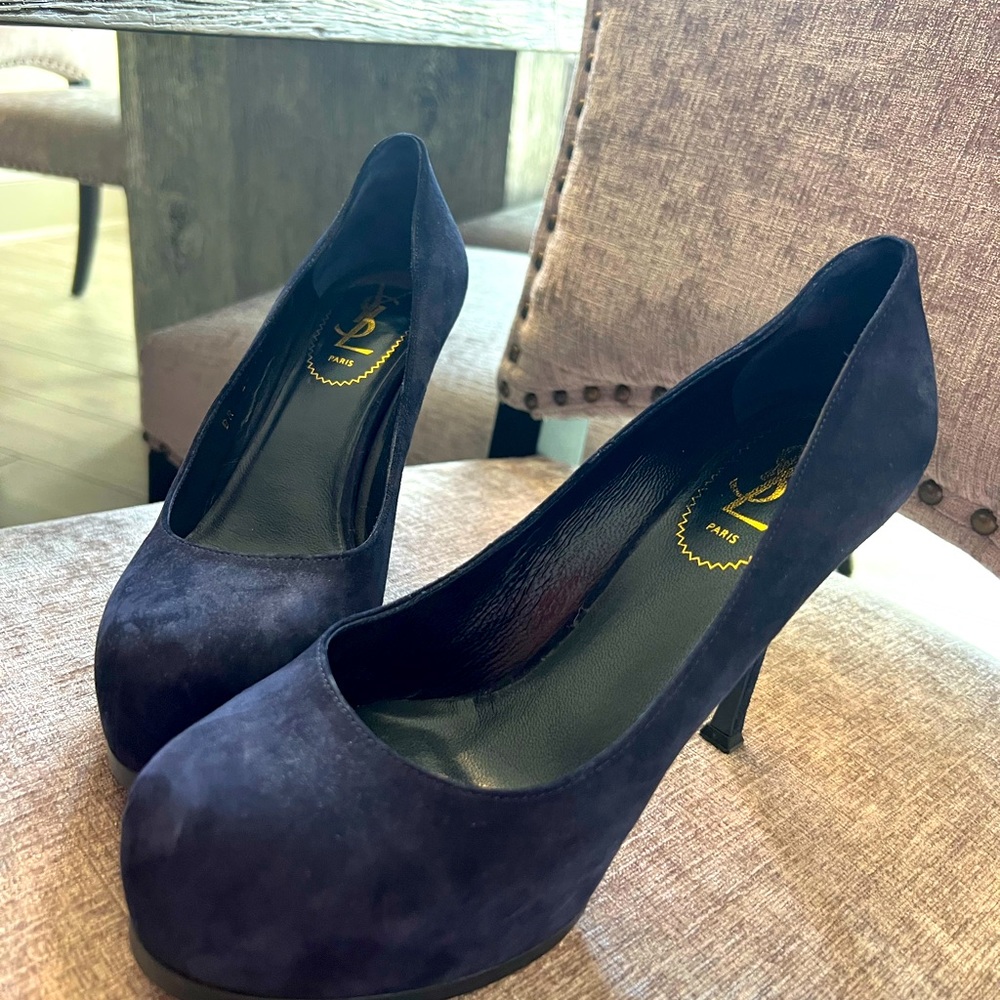 Baby Blue Pumps